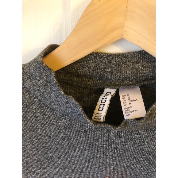 H&M Mock Turtleneck Crop Top - Picture 2 of 5